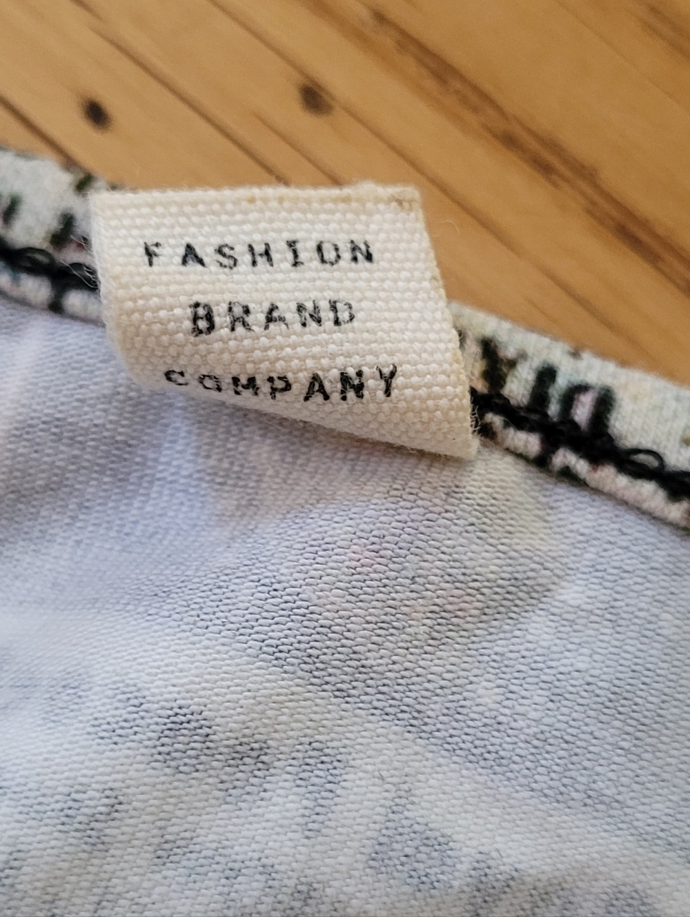 FASHION BRAND COMPANY RINGS TOP - Picture 5 of 5